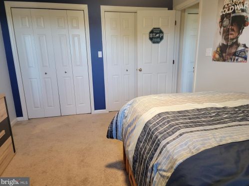 1121 Sunwood Ln, Lancaster PA  17601-7104 exterior