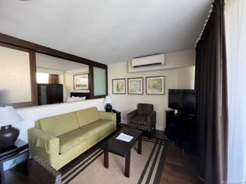 255 Beach Walk, Honolulu, HI 96815-1935