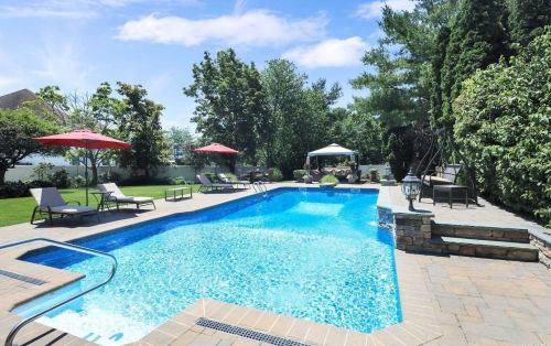 94 Caramel Rd, Commack NY 11725-1000 exterior