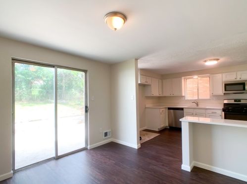 1405 Alverado Ave, Pittsburgh PA 15216-3311 exterior