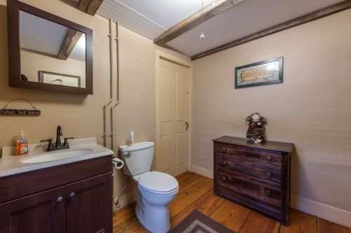 148 King St, Concord NH 03303-2111 exterior