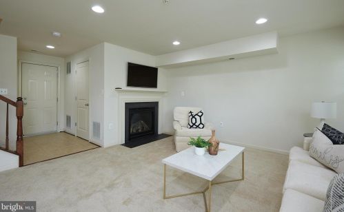 1209 Poplar Run Dr, Silver Spring MD 20906-6717 exterior