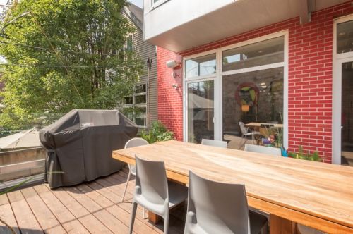 2131 Moffat St, Chicago IL 60647-4313 exterior