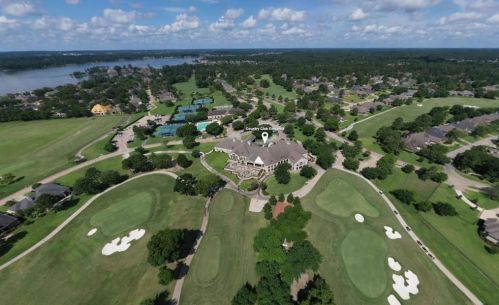 240 Edgewood Dr, Montgomery TX 77356-8408 exterior