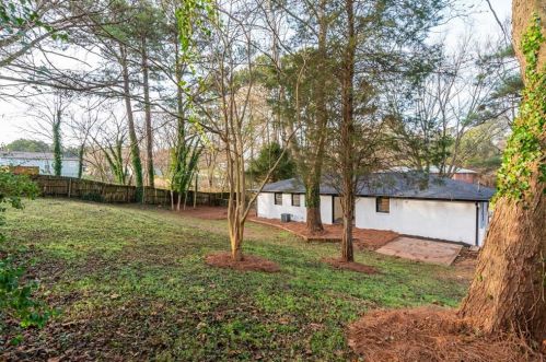 1847 Elmwood Dr, Austell GA 30106-2112 exterior