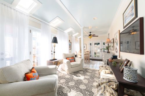 2597 Maryland Ave, Milwaukee WI 53211-3735 exterior