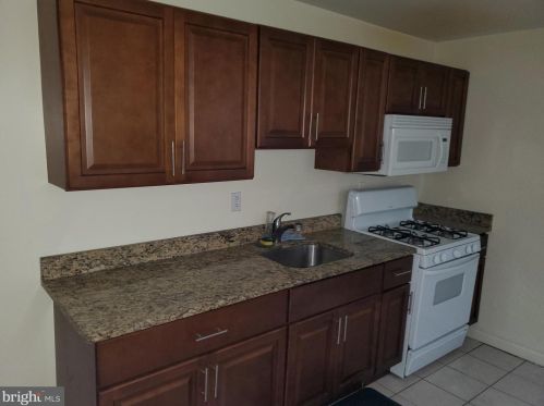 2526 Marshall St, Philadelphia PA  19148-4633 exterior