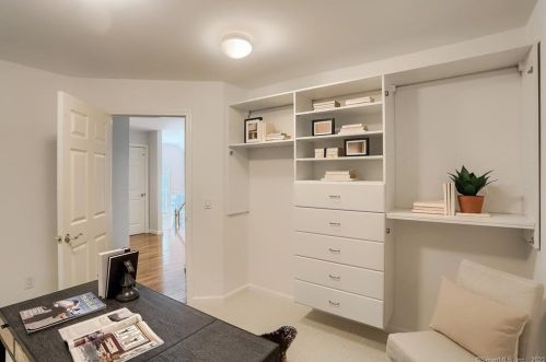 5 Terra Nova Cir, Westport CT 06880-4749 exterior