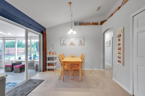 211 Kestor Dr, Fort Pierce FL 34953-5426 exterior