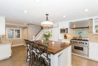 14 River Ln, Westport CT  06880-1925 exterior