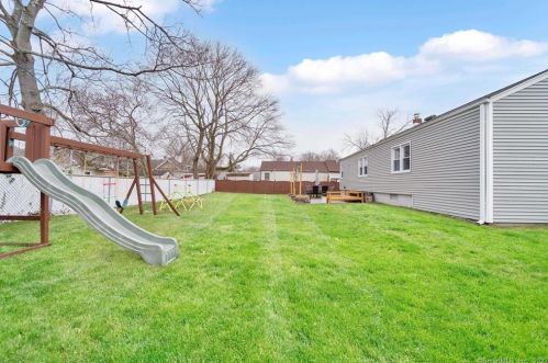 35 Harley Rd, Milford CT 06460-3725 exterior