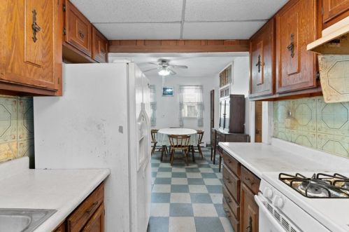 107 Penn St, Providence RI 02909-1326 exterior