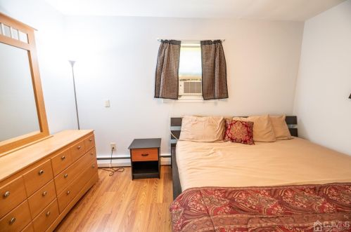 15 Sims Rd, Edison NJ 08817-3034 exterior