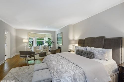 1442 Astor St, Chicago IL  60610-1615 exterior