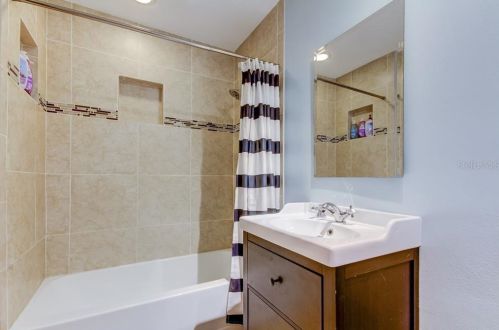 12216 Twin Br Acres Rd, Tampa FL 33626-3711 exterior