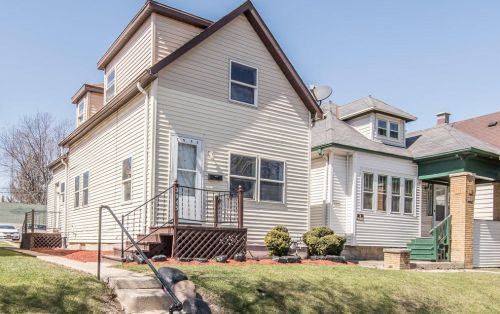 3945 22nd St, Milwaukee, WI 53221-1954