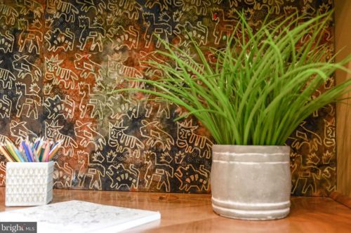 16 Arlive Ct, Rockville MD 20854-2978 exterior