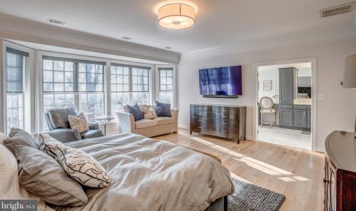 18285 Mullfield Village Ter, Leesburg VA  20176-7466 exterior