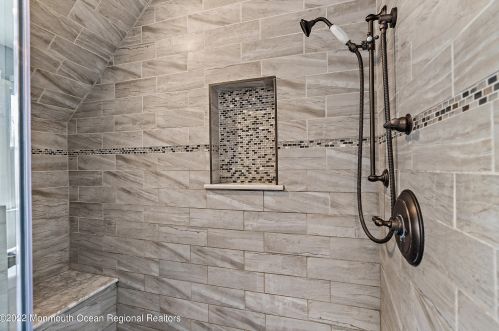 4 Country Rd, Jackson Twp NJ 08527-3300 exterior