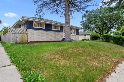 6684 83rd St, Milwaukee, WI 53223-5568