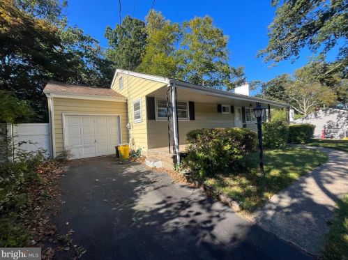 24 Glen Stewart Dr, Trenton, NJ 08618-1950