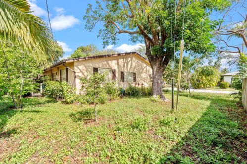 2598 4 Ct, Boca Raton FL 33432-1907 exterior