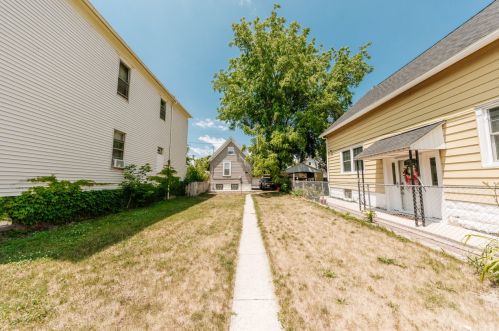 1761 Pearl St, Milwaukee WI 53204-3165 exterior