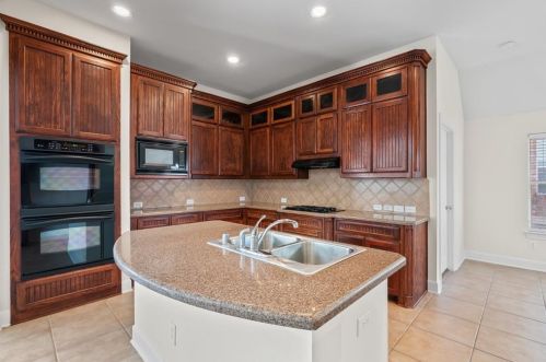 15115 Blakehill Dr, Frisco TX 75035-4809 exterior