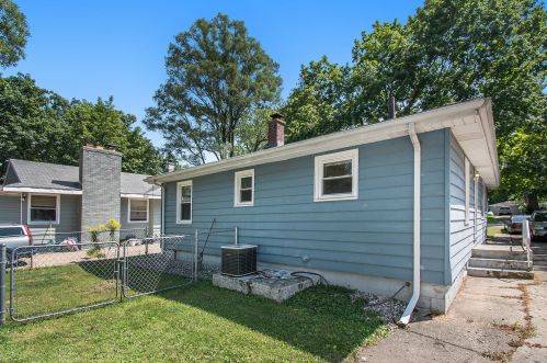 5111 Keyes Dr, Kalamazoo, MI 49004-1572