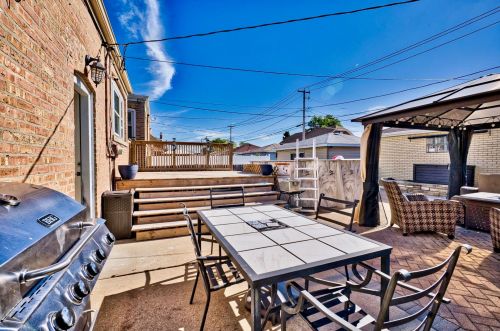 5819 55 St, Chicago IL 60632-4722 exterior