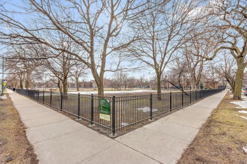 1952 Fletcher St, Chicago IL  60657-2029 exterior