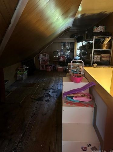 332 Hawthorne Ave, Derby CT 06418-1119 exterior