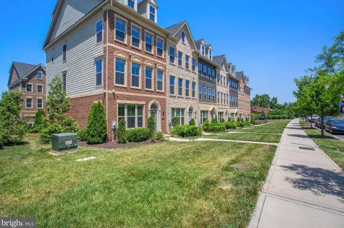 3123 Fort Lincoln Dr, Washington DC  20018-4311 exterior