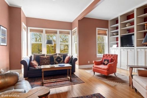 2530 Campbell Ave, Chicago, IL 60647-1921