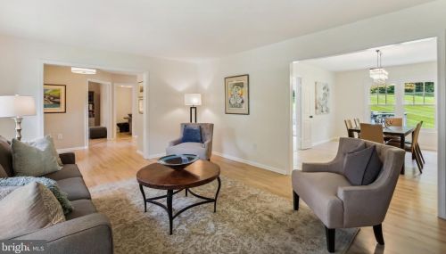 1006 Farm Haven Dr, Rockville MD 20852-4244 exterior