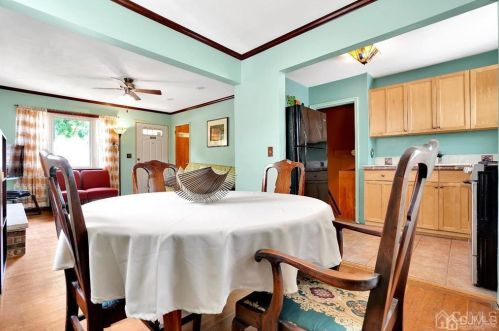 12 Pne St, Edison NJ 08817-4743 exterior