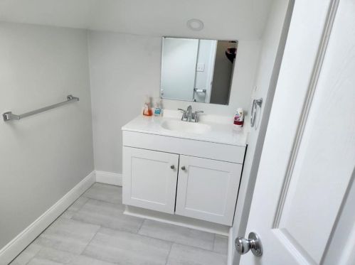 668 Grove St, Woonsocket RI  02895-5816 exterior