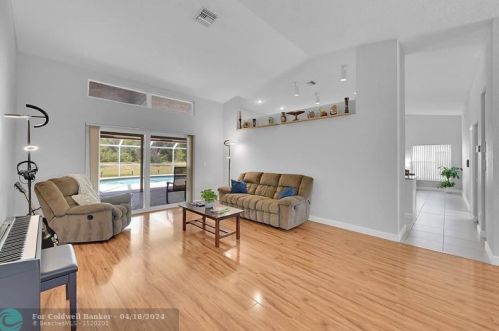 11760 Island Lakes Ln, Boca Raton, FL 33498-6803