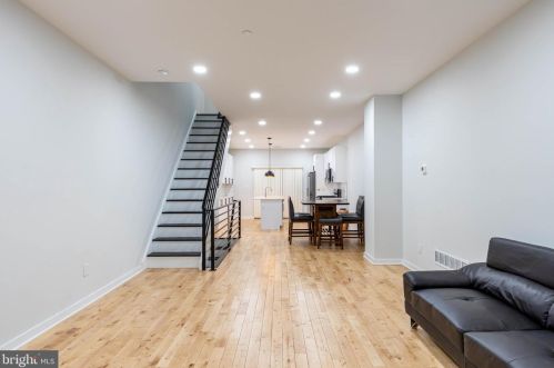 1320 31 St, Philadelphia PA 19146-3401 exterior