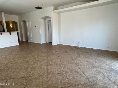 1632 Chanute Pass, Phoenix AZ  85041-3833 exterior