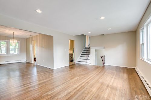 11 Falcon Dr, Edison NJ 08820-2759 exterior