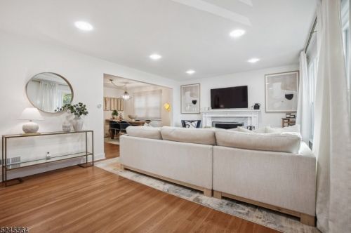 4 Northview Ter, Maplewood NJ  07040-3606 exterior