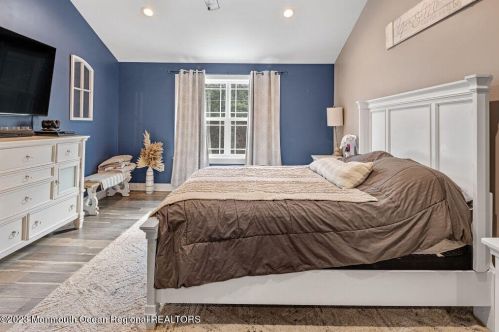 908 Calvin St, Lacey NJ 08731-1056 exterior