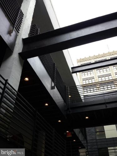 1210 Chestnut St, Philadelphia PA 19107-4856 exterior