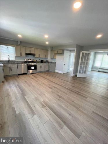 109 Elm Ave, Hanover PA 17331-1906 exterior