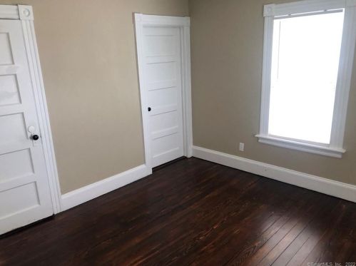 33 Sunrise Ave, New Britain CT  06051-2120 exterior