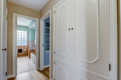 3160 Menomonee Riv Pkwy, Milwaukee WI 53222-3371 exterior