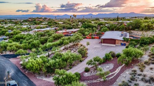 6101 Camino De Santa Valera, Tucson AZ  85718-3722 exterior