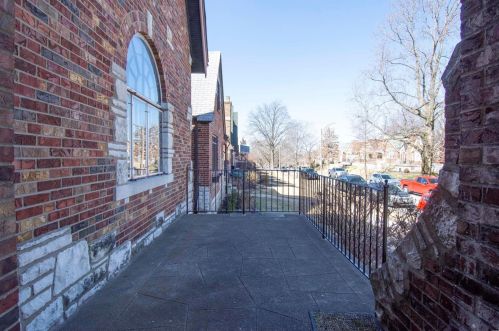 5236 Delor St, Saint Louis MO 63111-1643 exterior