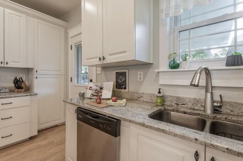 206 Cayuga St, Tampa FL 33603-4166 exterior